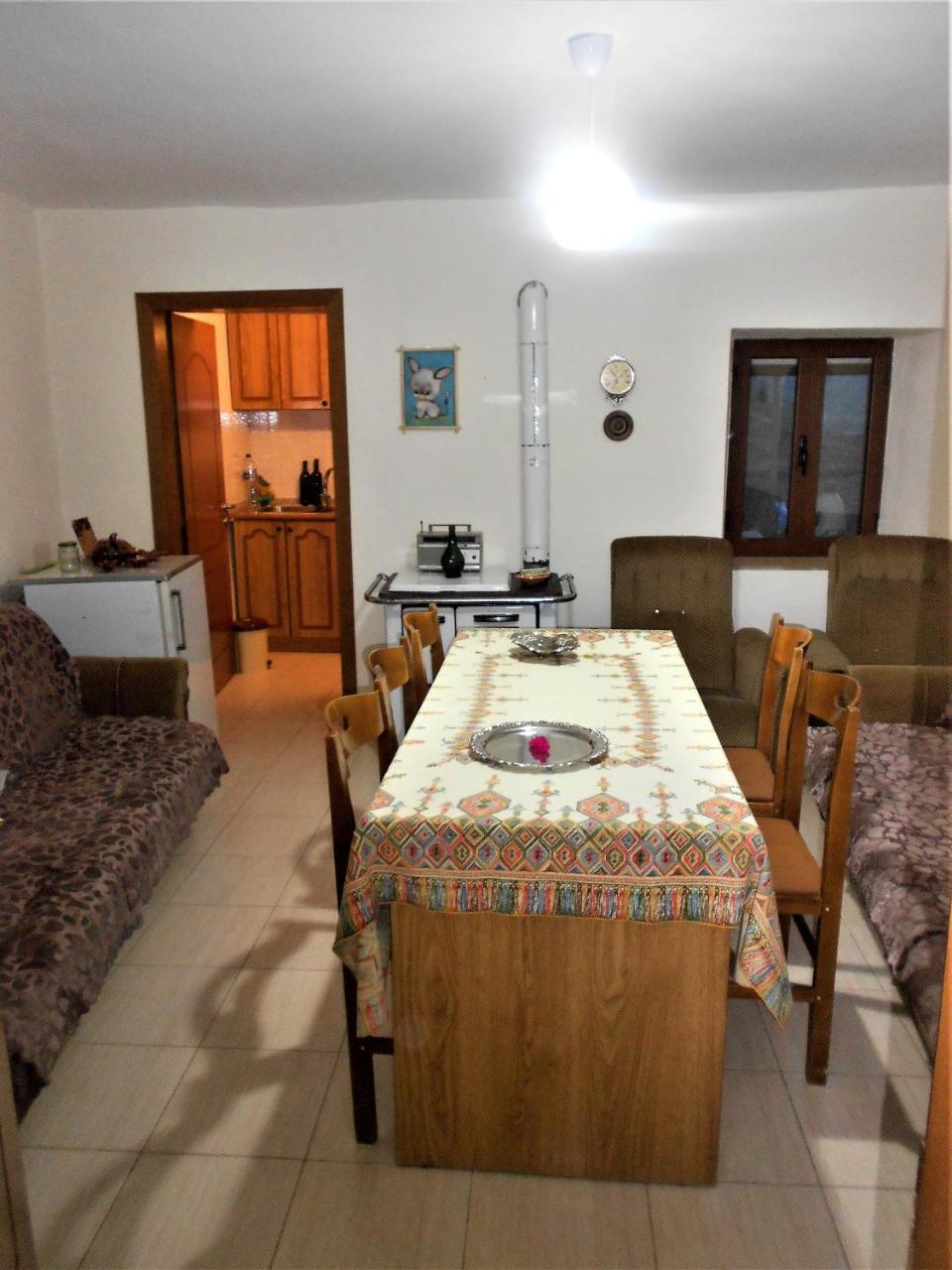 Guest House Taunus Berat Exterior foto
